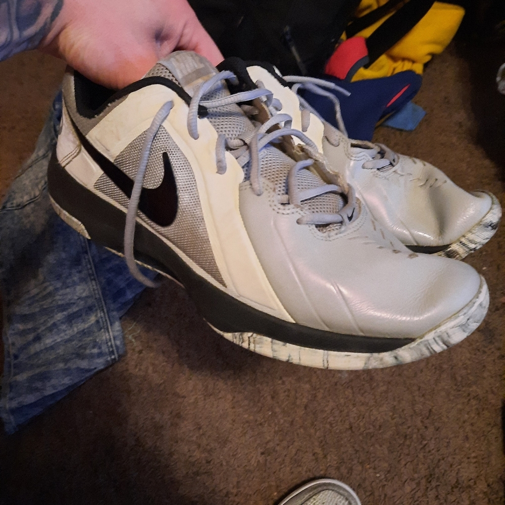 Nike tailwind low